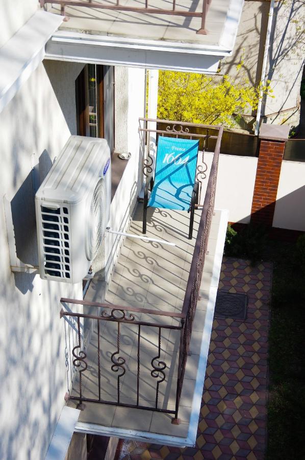 Chiernomorskie Apartamenty Οδησσός Εξωτερικό φωτογραφία